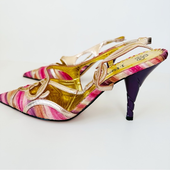 J. Reneé Heels - Picture 2 of 7